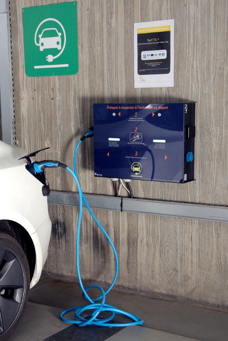 borne-recharge-voiture-electrique-grenoble-parkgam